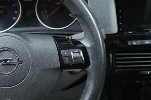 Хетчбэк Opel Astra GTC 2010 года, 609000 рублей, Челябинск