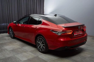Седан Toyota Camry 2021 года, 2699000 рублей, Красноярск