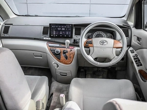 Минивэн Toyota Isis 2010 года, 1399000 рублей, Кирилловка