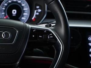 Седан Audi A8 2018 года, 6900055 рублей, Москва