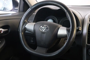 Седан Toyota Corolla 2012 года, 1199000 рублей, Омск