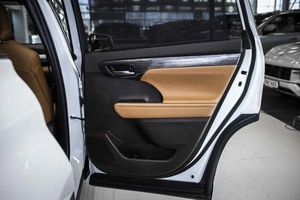 Внедорожник Toyota Highlander 2022 года, 8999000 рублей, Москва