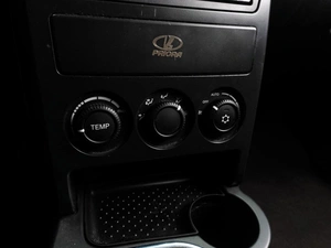 Седан ВАЗ (LADA) Priora 2016 года, 699000 рублей, Тюмень