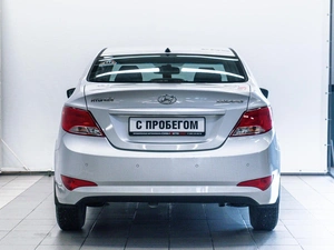 Седан Hyundai Solaris 2015 года, 1035000 рублей, Красноярск