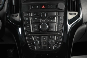 Седан Opel Astra 2012 года, 719000 рублей, Тюмень