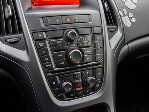 Хетчбэк Opel Astra 2012 года, 795000 рублей, Краснодар