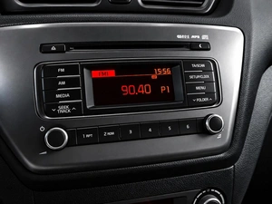 Седан Kia Rio 2015 года, 949000 рублей, Тюмень