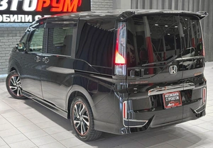 Минивэн Honda Stepwgn Spada 2021 года, 2557000 рублей, Красноярск