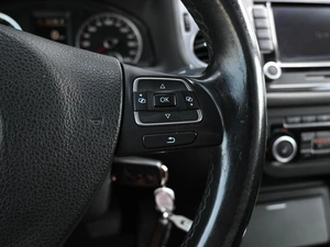 Внедорожник Volkswagen Tiguan 2012 года, 1429000 рублей, Кирилловка