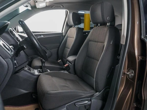 Внедорожник Volkswagen Tiguan 2015 года, 1499000 рублей, Сургут