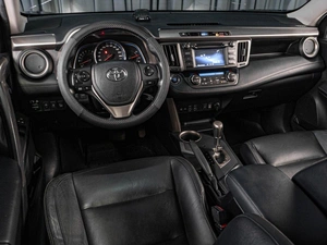 Внедорожник Toyota RAV4 2015 года, 2459000 рублей, Тюмень