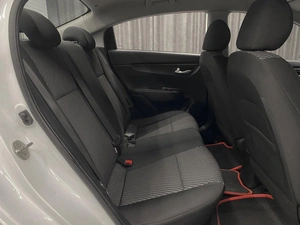 Седан Kia Rio 2019 года, 970000 рублей, Красноярск