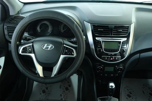 Хетчбэк Hyundai Solaris 2012 года, 919000 рублей, Омск