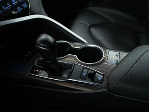 Седан Toyota Camry 2018 года, 2997444 рублей, Москва