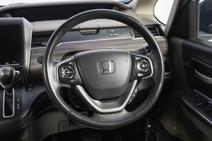 Минивэн Honda Freed 2018 года, 1699000 рублей, Новосибирск