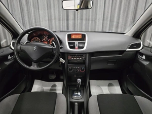 Хетчбэк Peugeot 207 2008 года, 395000 рублей, Красноярск