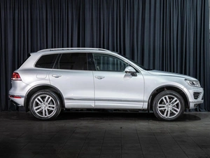 Внедорожник Volkswagen Touareg 2016 года, 3450000 рублей, Волгоград