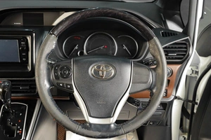 Минивэн Toyota Esquire 2015 года, 2319000 рублей, Тюмень