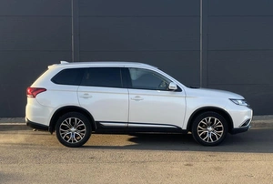 Внедорожник Mitsubishi Outlander 2017 года, 1920000 рублей, Солонцы