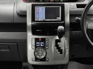 Минивэн Toyota Voxy 2010 года, 1390000 рублей, Красноярск