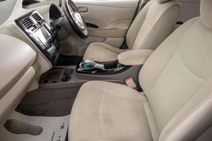 Хетчбэк Nissan Leaf 2013 года, 939000 рублей, Барнаул