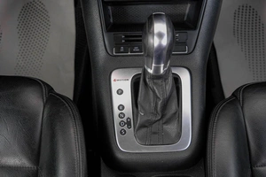 Внедорожник Volkswagen Tiguan 2011 года, 1189000 рублей, Кемерово