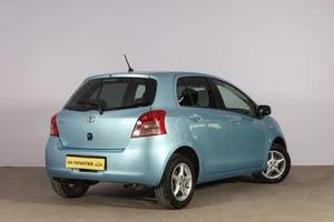 Хетчбэк Toyota Vitz 2005 года, 579000 рублей, Новосибирск