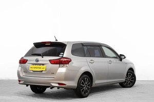 Универсал Toyota Corolla Fielder 2019 года, 1419000 рублей, Барнаул