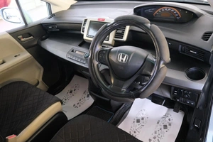 Минивэн Honda Freed 2010 года, 1199000 рублей, Омск