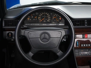 Кабриолет Mercedes-benz E-класс 1994 года, 4700000 рублей, Москва