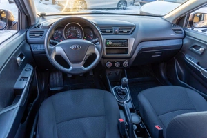 Хетчбэк Kia Rio 2017 года, 899000 рублей, Саратов