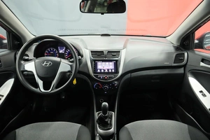 Хэтчбек Hyundai Solaris 2012 года, 790000 рублей, Курск