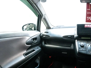 Минивэн Toyota Wish 2012 года, 1430000 рублей, Красноярск