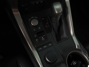 Внедорожник Lexus NX 2015 года, 2900000 рублей, Красный Пахарь