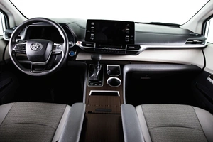 Минивэн Toyota Sienna 2021 года, 4299000 рублей, Пермь