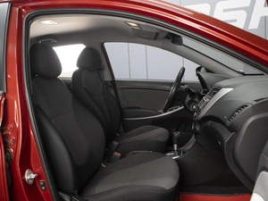 Хетчбэк Hyundai Solaris 2013 года, 1010000 рублей, Омск