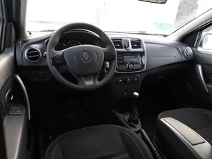 Седан Renault Logan 2015 года, 719000 рублей, Ижевск