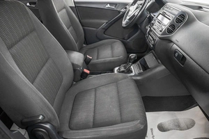 Внедорожник Volkswagen Tiguan 2014 года, 1259000 рублей, Барнаул