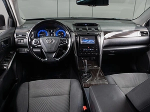 Седан Toyota Camry 2015 года, 1799000 рублей, Тюмень