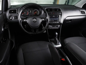 Седан Volkswagen Polo 2017 года, 1299000 рублей, Воронеж