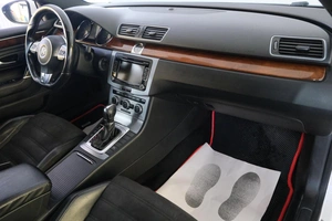 Седан Volkswagen Passat CC 2013 года, 1329000 рублей, Омск