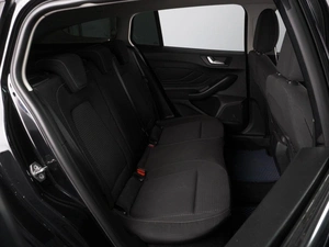 Универсал Ford Focus 2019 года, 1298000 рублей, Красный Пахарь