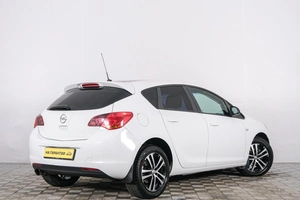 Хетчбэк Opel Astra 2011 года, 699000 рублей, Красноярск