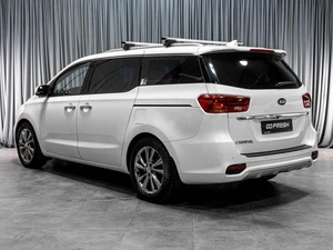 Минивэн Kia Carnival 2019 года, 2996000 рублей, Тюмень