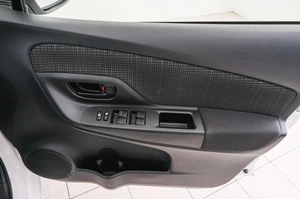 Хетчбэк Toyota Vitz 2019 года, 959000 рублей, Красноярск