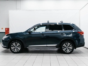 Внедорожник Mitsubishi Outlander 2019 года, 2199000 рублей, Красноярск