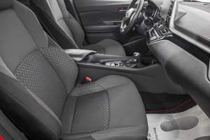 Внедорожник Toyota C-HR 2020 года, 2799000 рублей, Барнаул