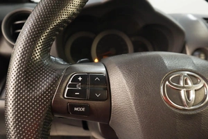 Внедорожник Toyota RAV4 2012 года, 1549000 рублей, Челябинск