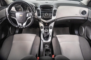 Седан Chevrolet Cruze 2011 года, 849000 рублей, Томск