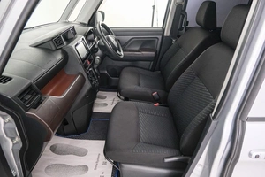 Хетчбэк Toyota Tank 2017 года, 899000 рублей, Красноярск